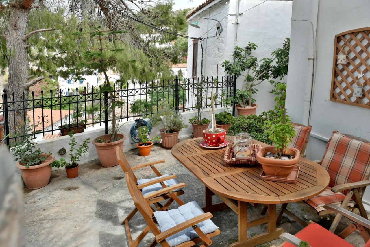 Grandmas Guest House Hydra  Exteriör bild